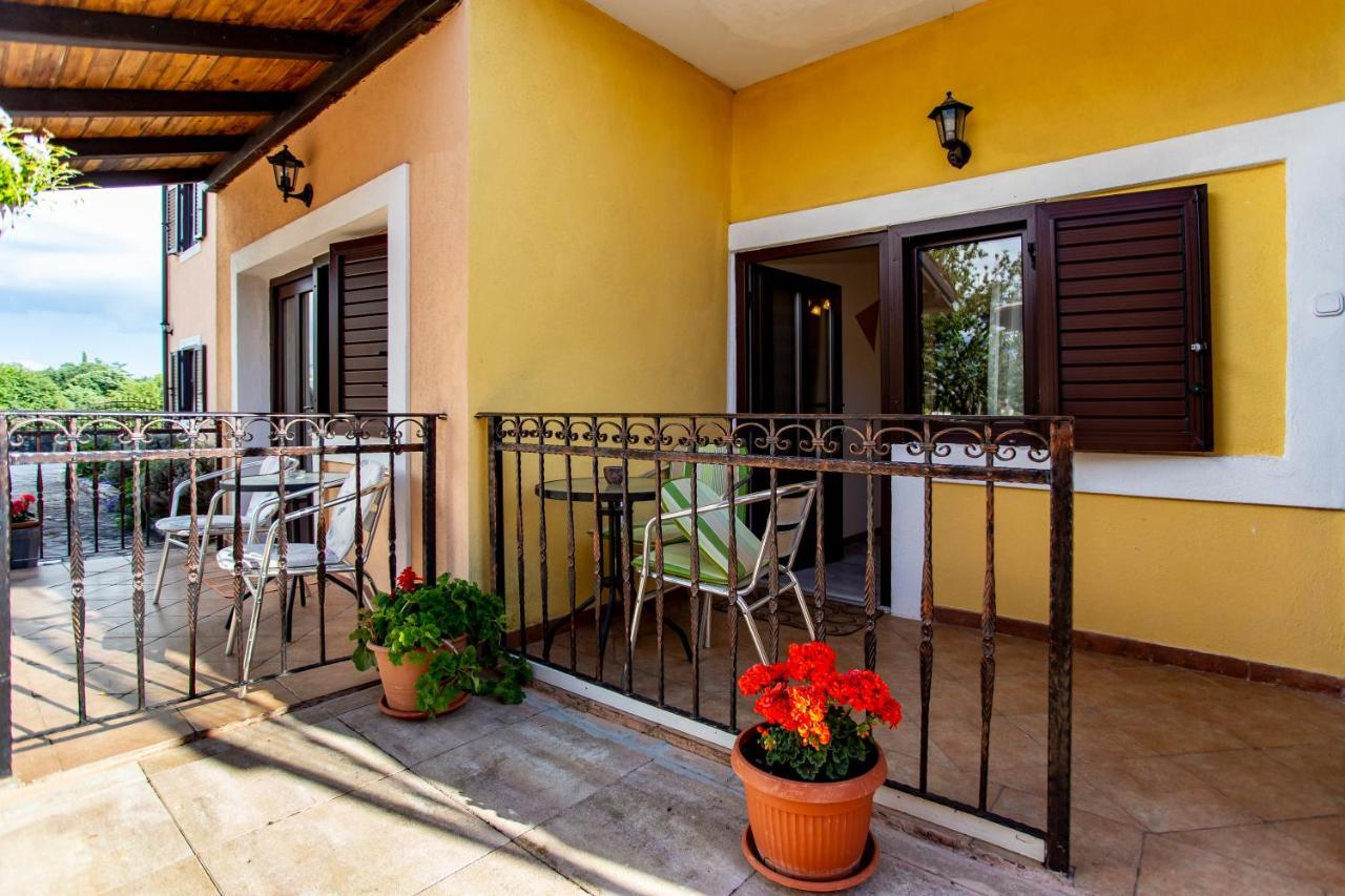 Apartmani Jurman Matohanci Exterior photo
