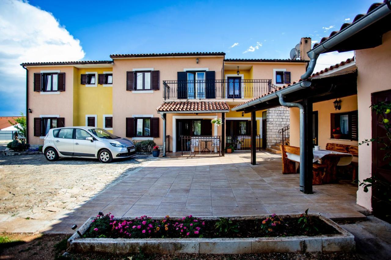 Apartmani Jurman Matohanci Exterior photo